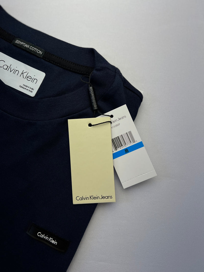 Camiseta Calvin Klein - Azul Marinho - Importada