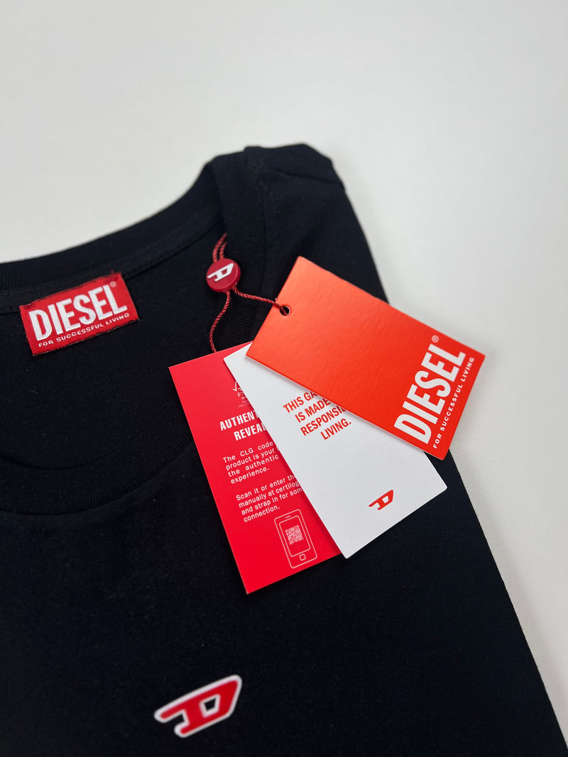 Camiseta Diesel - Preta - Importada