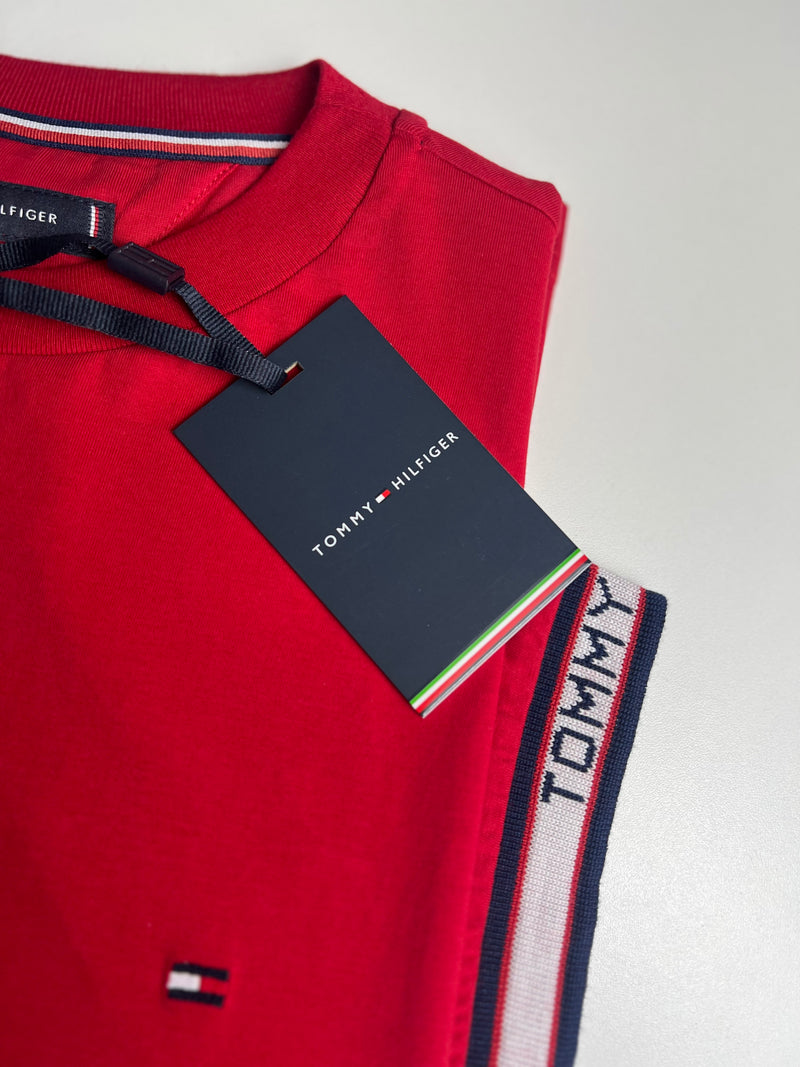 Camiseta Tommy Hilfiger - Vermelha  - Importada