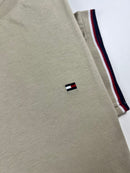 Camiseta Tommy Hilfiger - Bege - Importada
