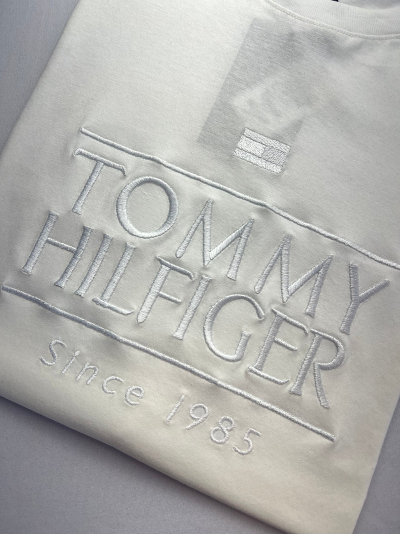 Camiseta Tommy Hilfiger - Branca - Importada