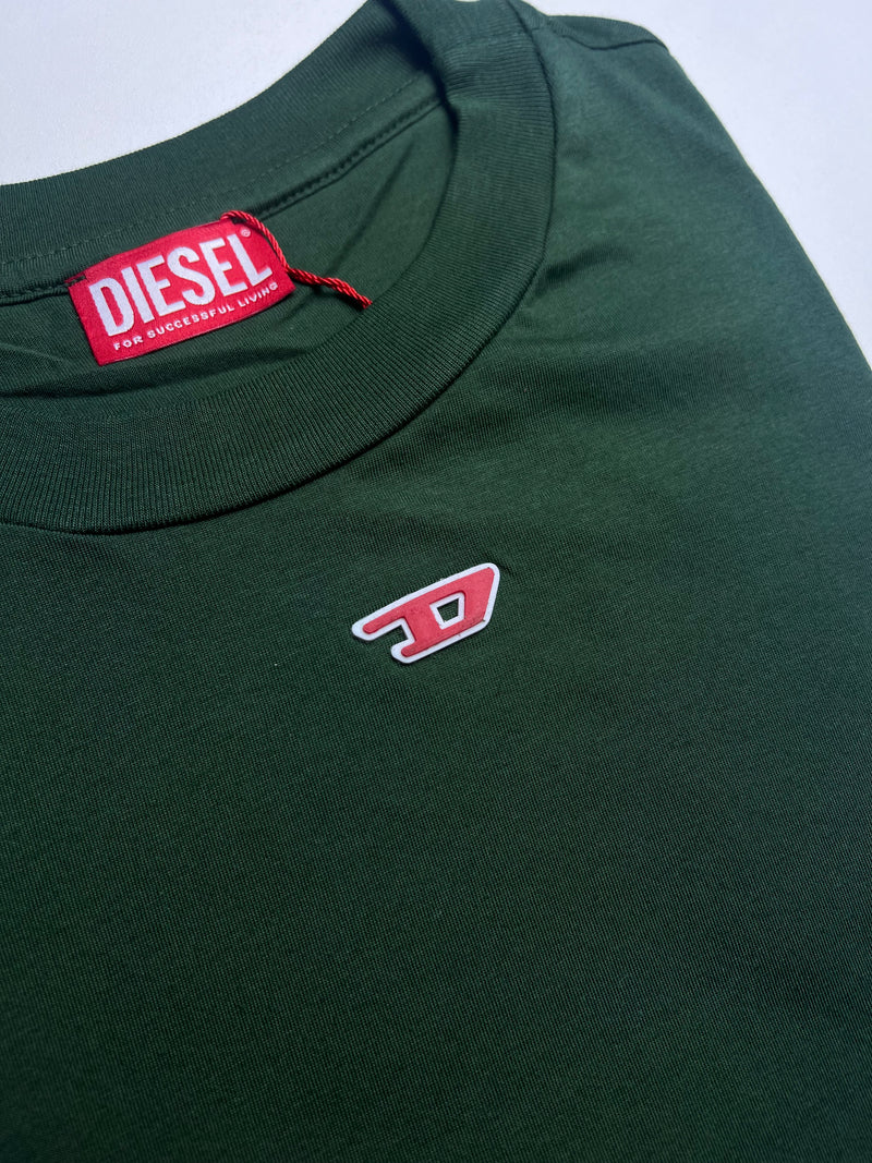 Camiseta Diesel - Verde Militar - Importada