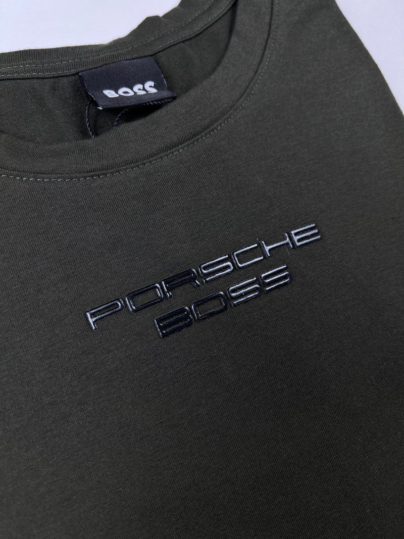 Camiseta Porsche x Boss  - Verde Militar - Algodão Egípicio