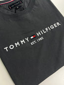 Camiseta Tommy Hilfiger - Cinza Escuro - Seda Pima