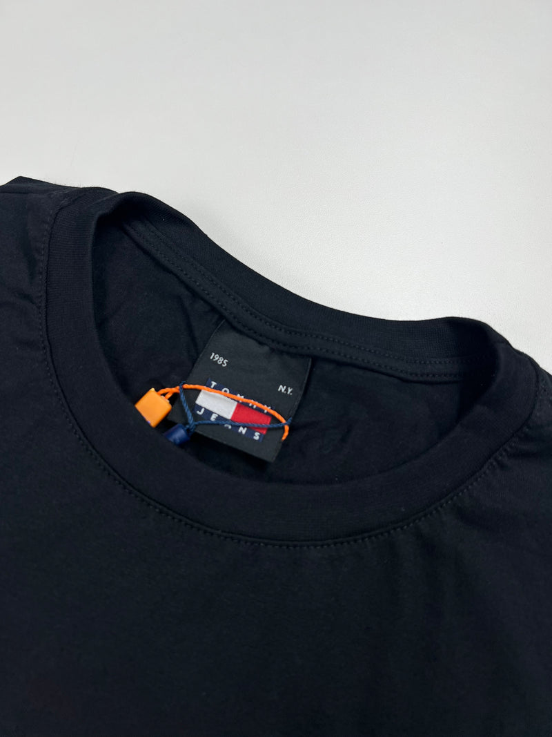 Camiseta Tommy Jeans - Preta - Seda Pima