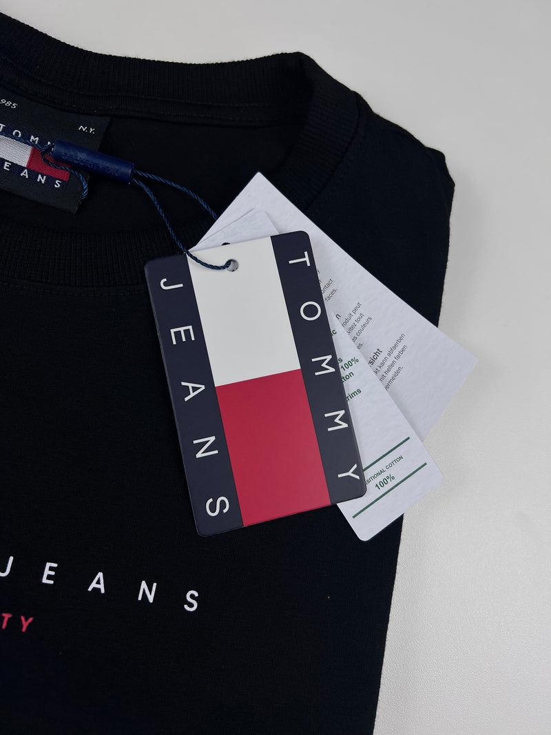 Camiseta Tommy Jeans - Preta - Pima Strech
