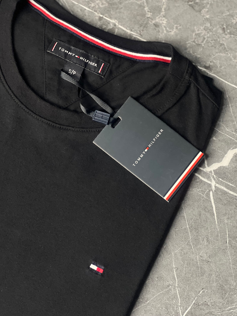 Camiseta Tommy Hilfiger - Preta - Seda Pima