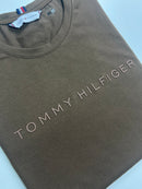 Camiseta Tommy Hilfiger - Marrom - Algodão Egípcio