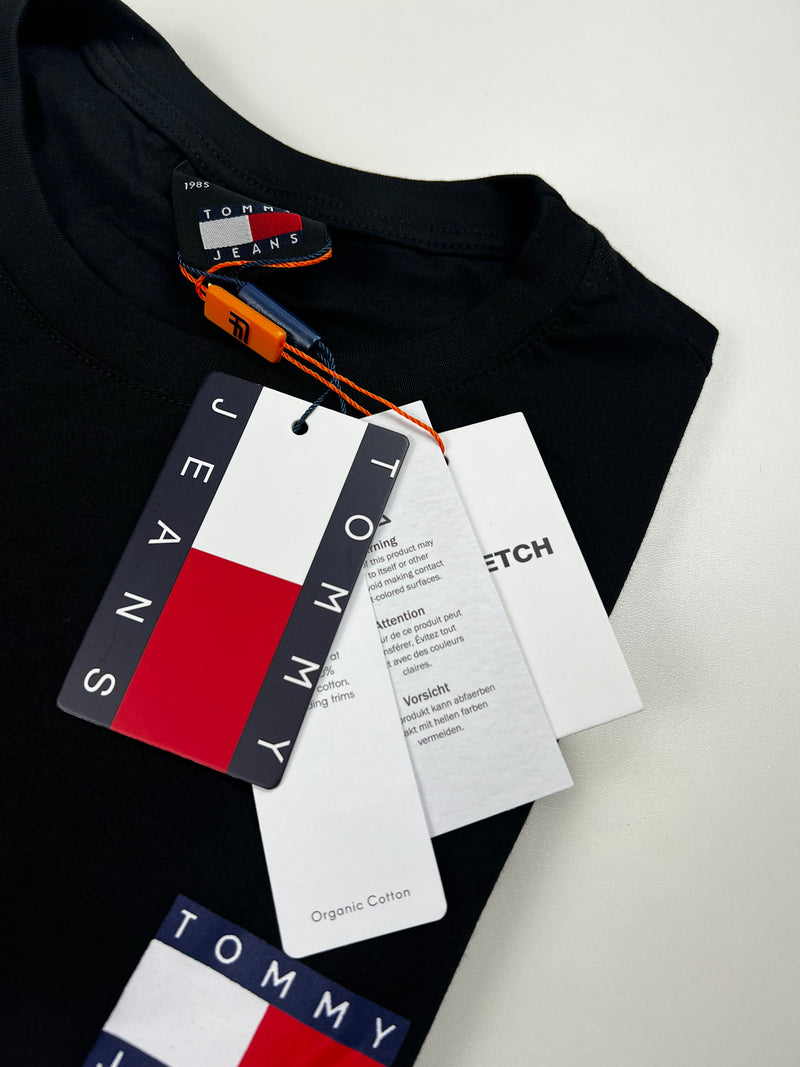 Camiseta Tommy Jeans - Preta - Seda Pima
