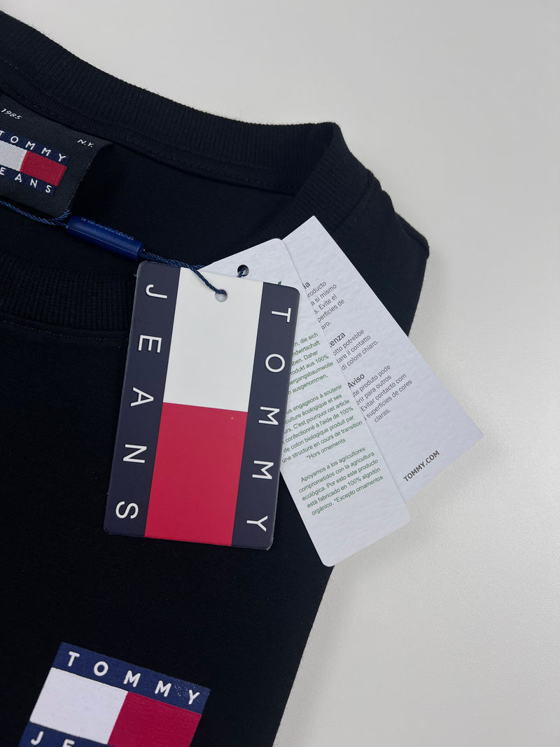 Camiseta Tommy Jeans - Preta - Pima Strech