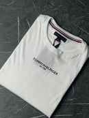 Camiseta Tommy Hilfiger - Branca - Seda Pima