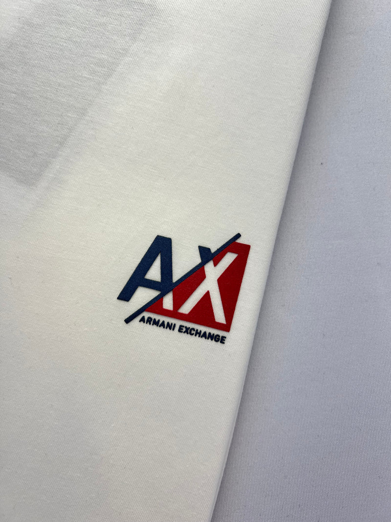 Camiseta Armani Exchange - Branca - Importada