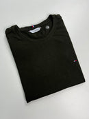 Camiseta Tommy Hilfiger - Verde Militar - PLUS SIZE