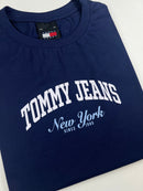 Camiseta Tommy Jeans - Azul Marinho - Seda Pima