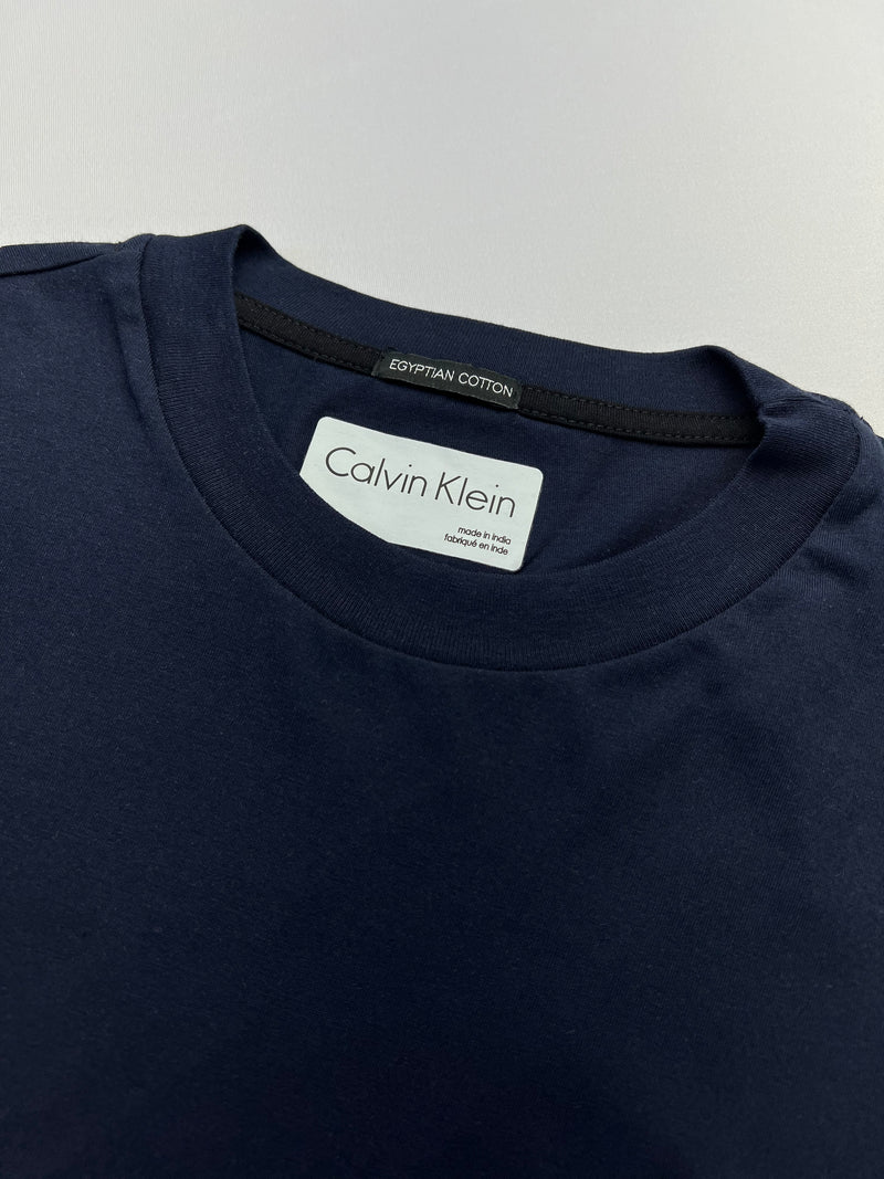 Camiseta Calvin Klein - Azul Marinho - Importada