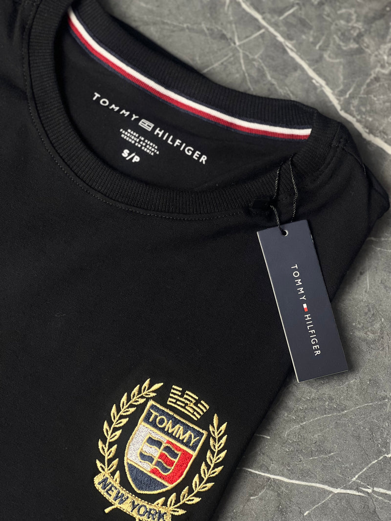 Camiseta Tommy Hilfiger - Preta - Pima Strech