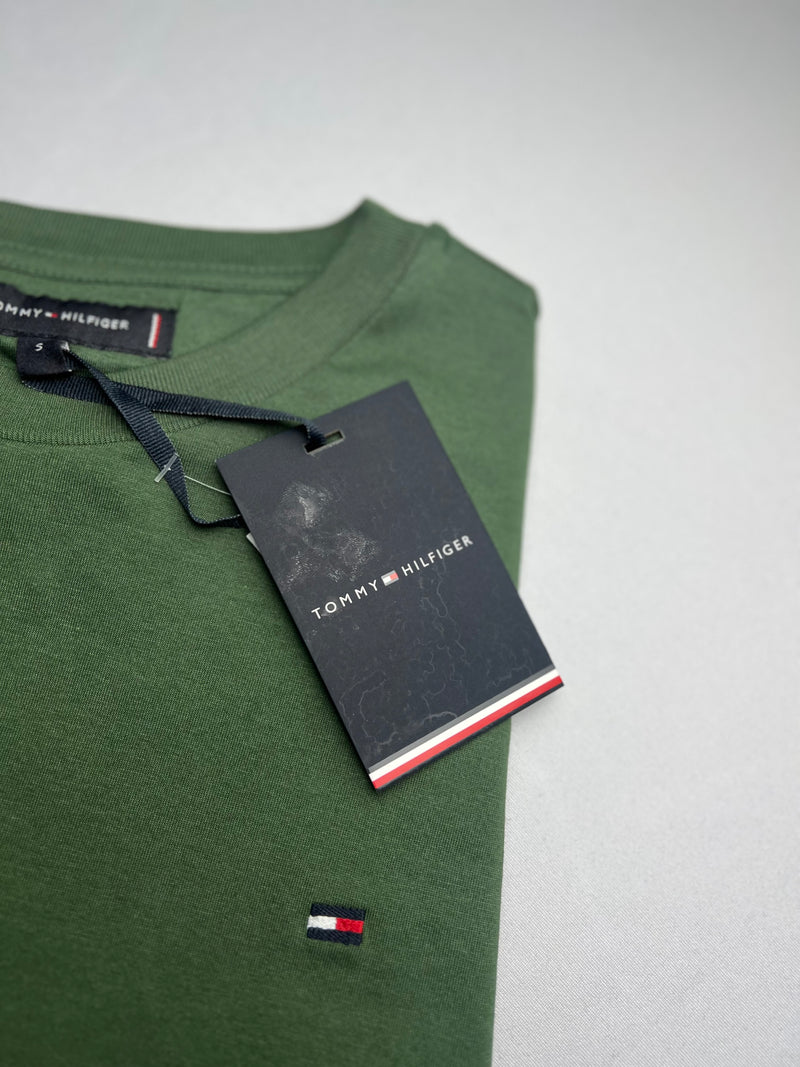 Camiseta Tommy Hilfiger - Verde Militar - Importada