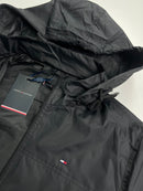 Corta Vento Tommy Hilfiger - Preto - Capuz Removível