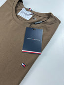 Camiseta Tommy Hilfiger - Marrom - Algodão Egípicio