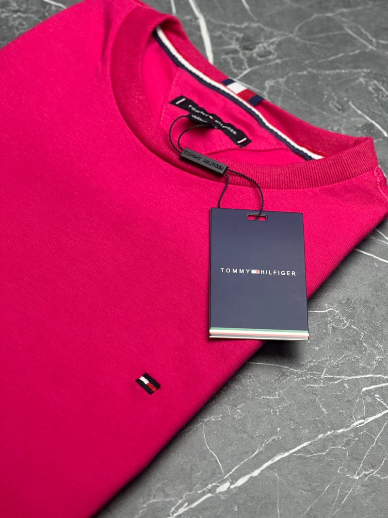 Camiseta Tommy Hilfiger Basic - Rosa