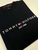 Camiseta Tommy Hilfiger - Preta - Importada