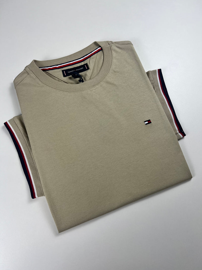 Camiseta Tommy Hilfiger - Bege - Importada
