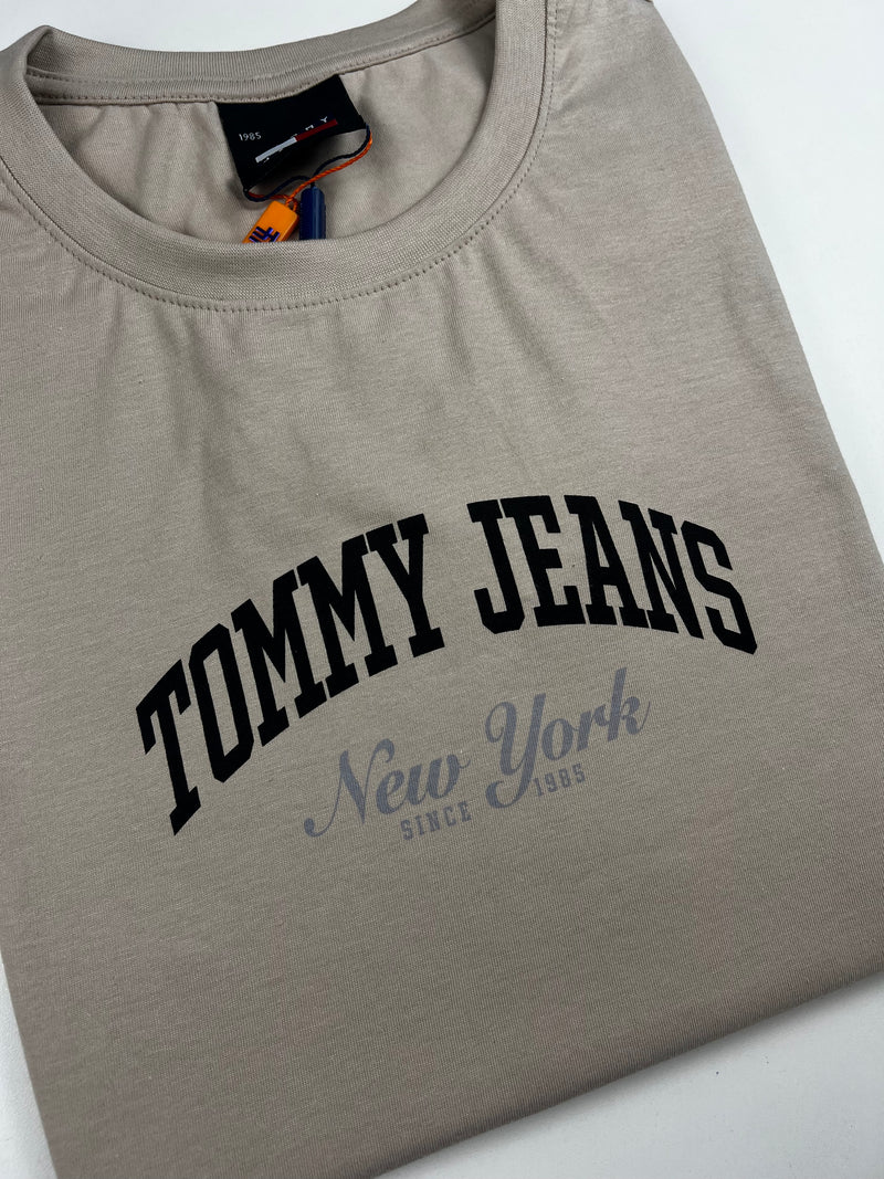 Camiseta Tommy Jeans - Bege - Seda Pima