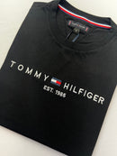 Camiseta Tommy Hilfiger - Preta - Seda Pima