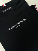 Camiseta Tommy Hilfiger - Preta - Importada