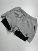 Performance 2/1 Shorts On - Cinza