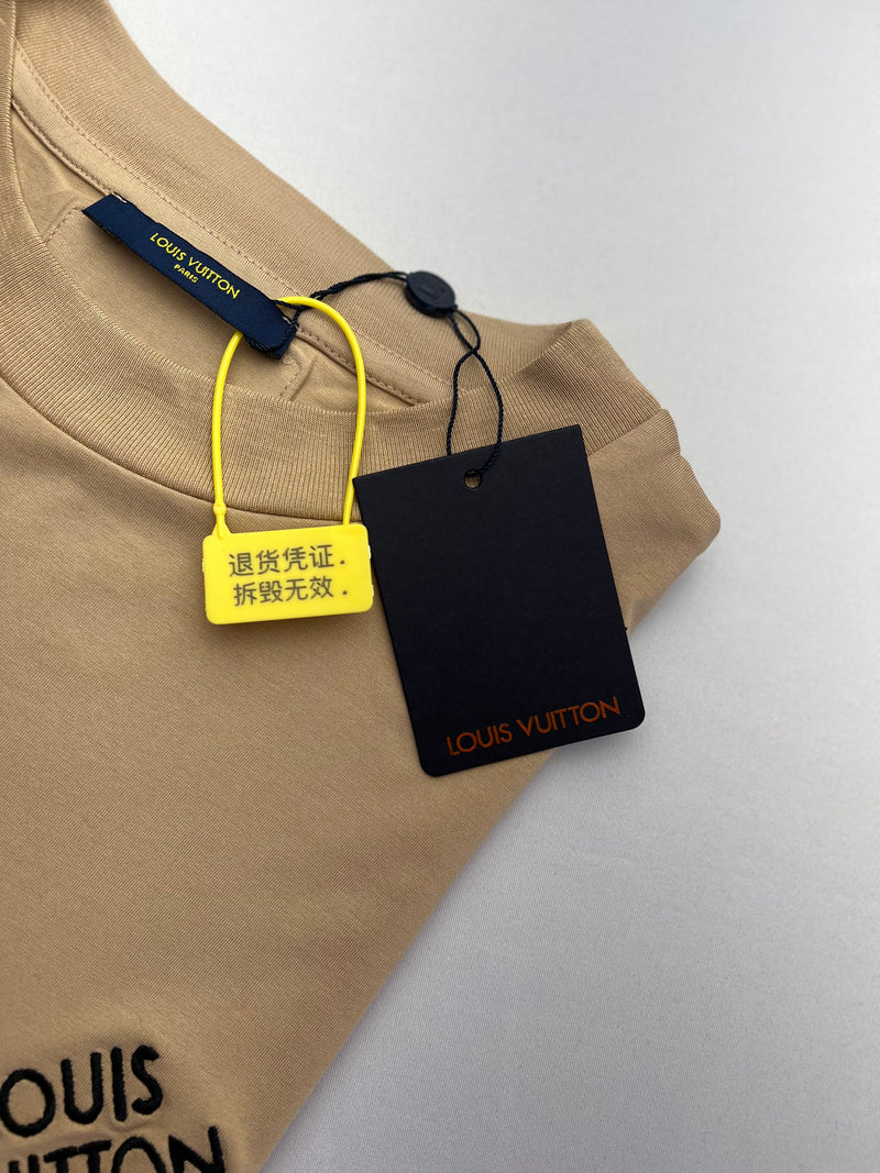 Camiseta Louis Vuitton - Marrom - Importada