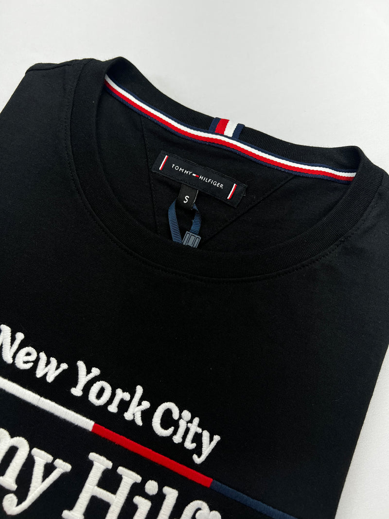 Camiseta Tommy Hilfiger - Preta - Seda Pima