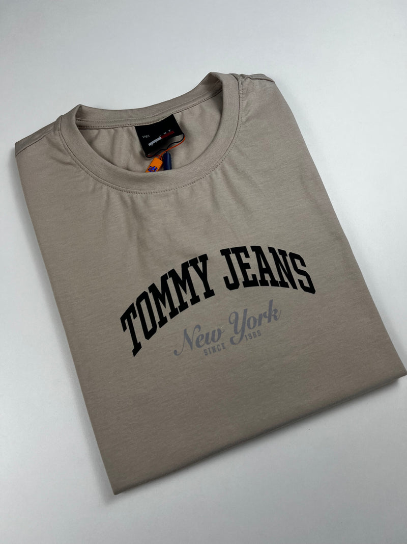 Camiseta Tommy Jeans - Bege - Seda Pima
