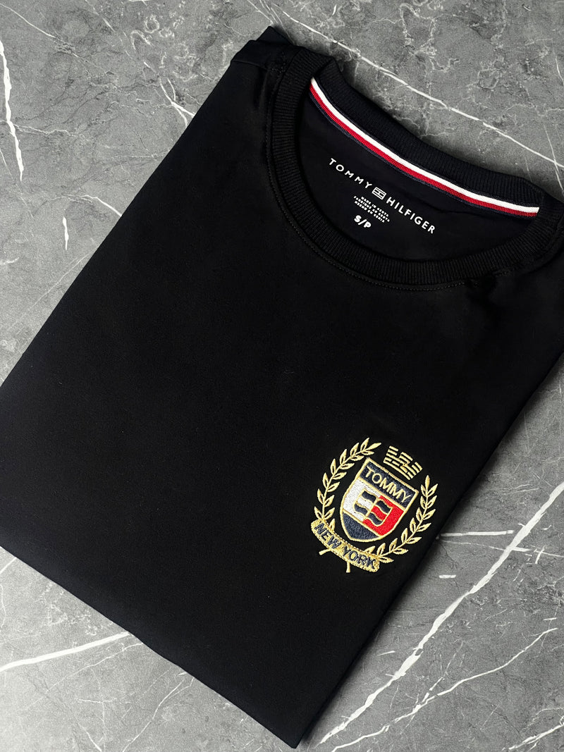 Camiseta Tommy Hilfiger - Preta - Pima Strech
