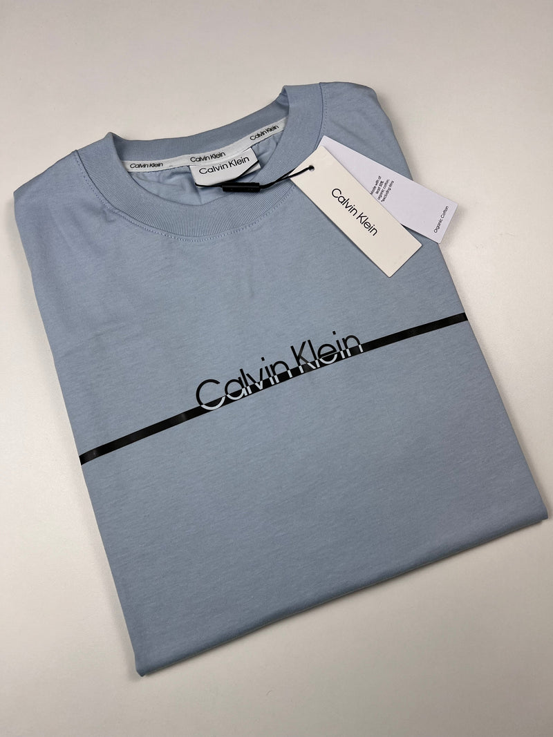 Camiseta Calvin Klein - Azul Bebê - Importada