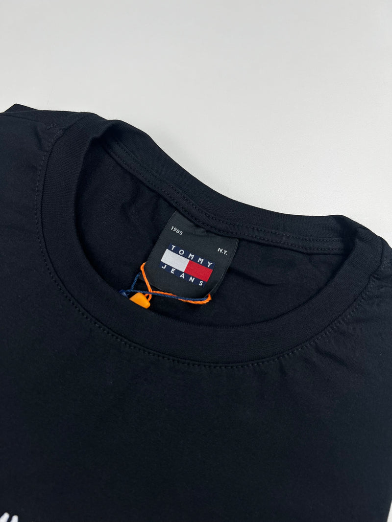 Camiseta Tommy Jeans - Preta - Seda Pima