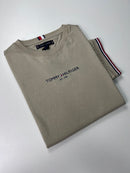 Camiseta Tommy Hilfiger - Bege  - Importada