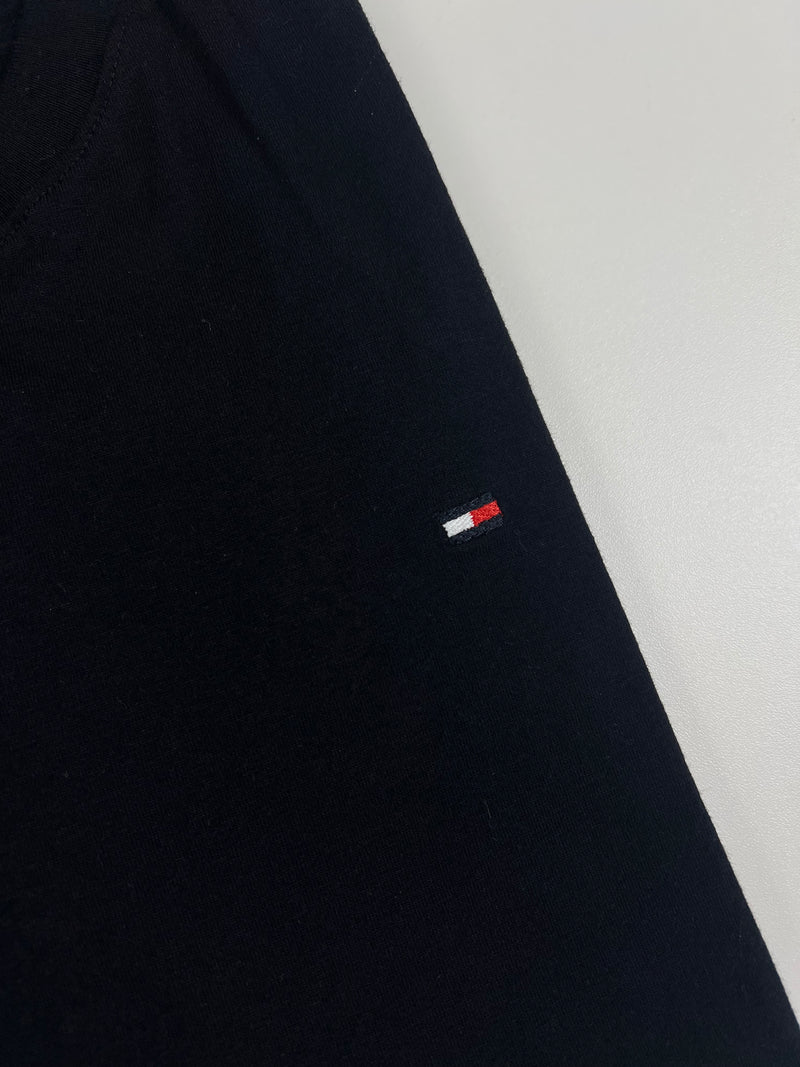 Camiseta Tommy Hilfiger - Preta - Seda Pima