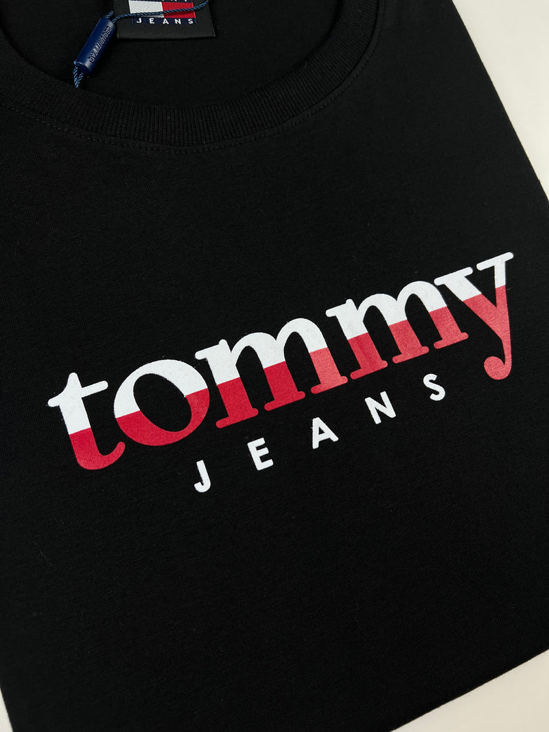 Camiseta Tommy Jeans - Preta - Pima Strech