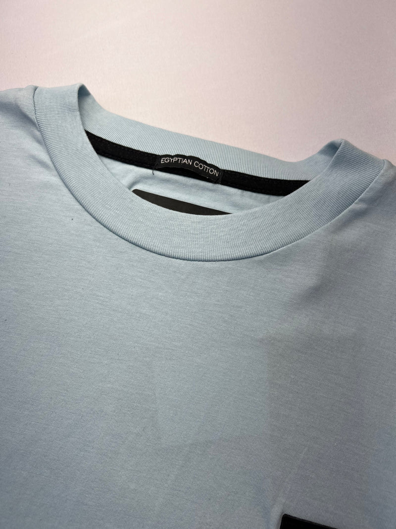 Camiseta Calvin Klein - Azul Bebê - Importada