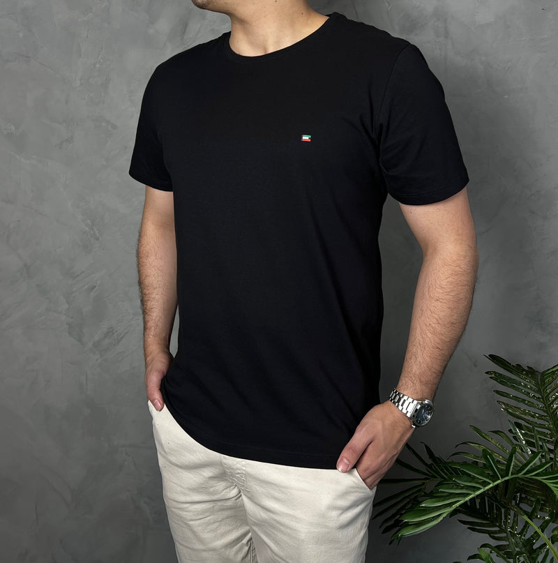 Camiseta Enzo Milano - Preta