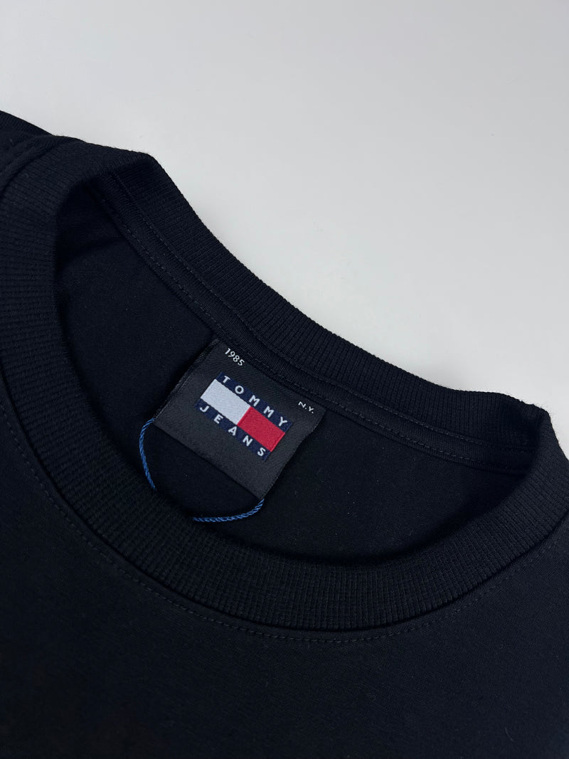 Camiseta Tommy Jeans - Preta - Pima Strech