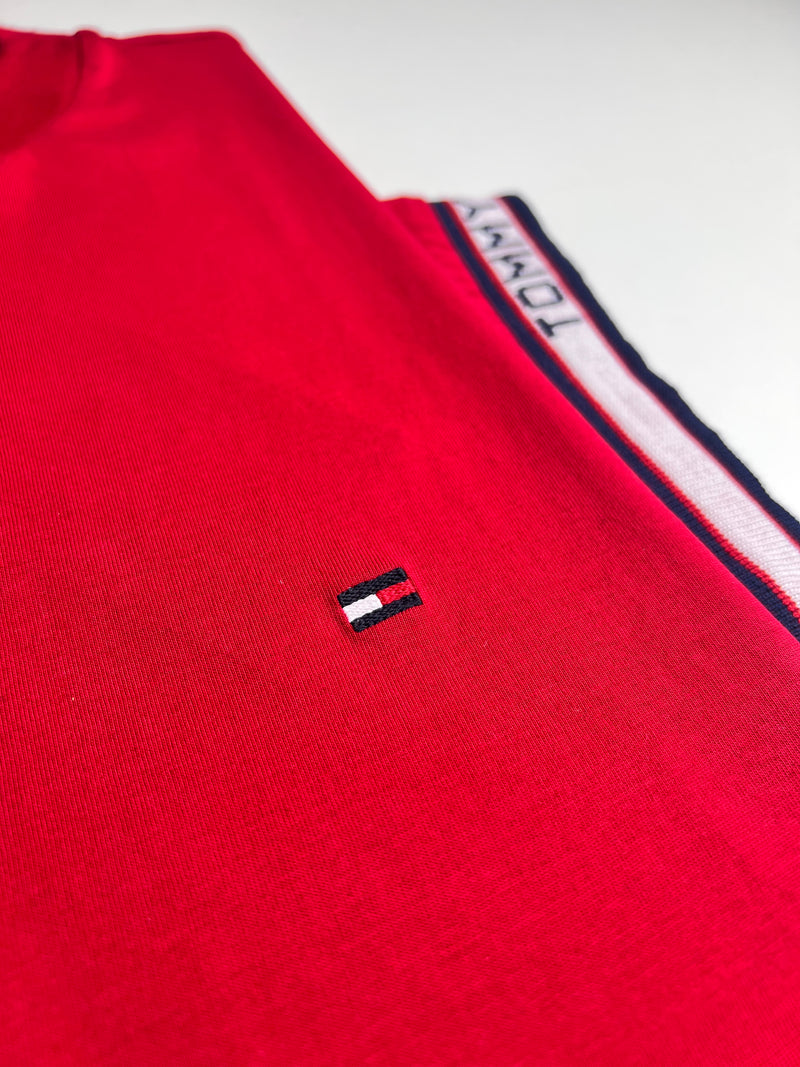 Camiseta Tommy Hilfiger - Vermelha  - Importada