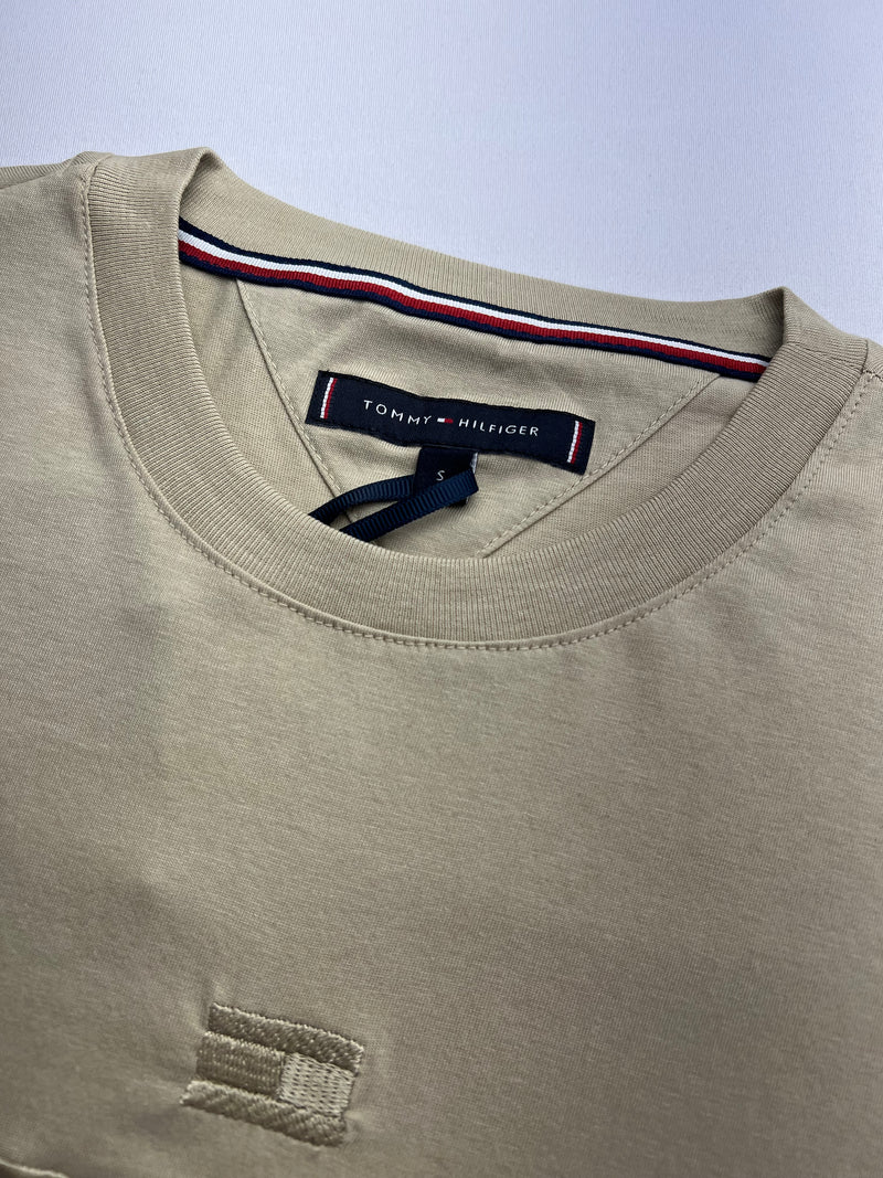 Camiseta Tommy Hilfiger - Bege - Importada
