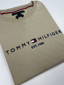 Camiseta Tommy Hilfiger - Bege - Importada