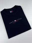 Camiseta Tommy Jeans - Preta - Pima Strech