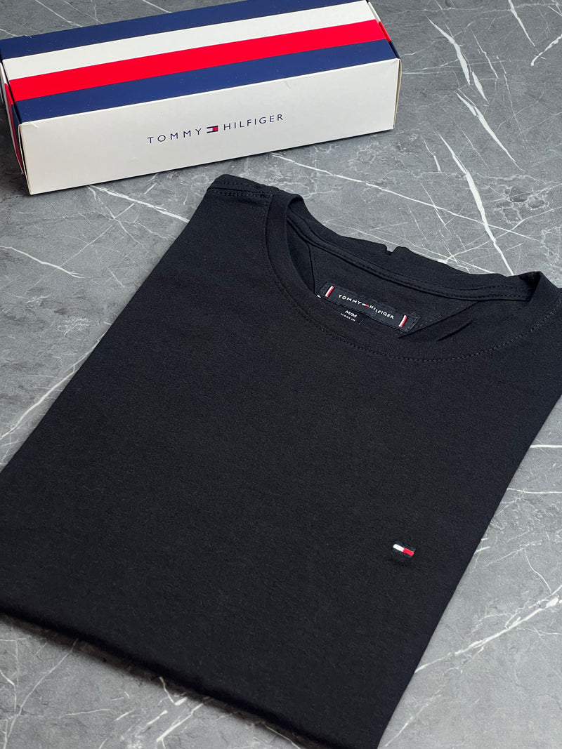 Camiseta Tommy Hilfiger- Preta - Algodão Egípcio