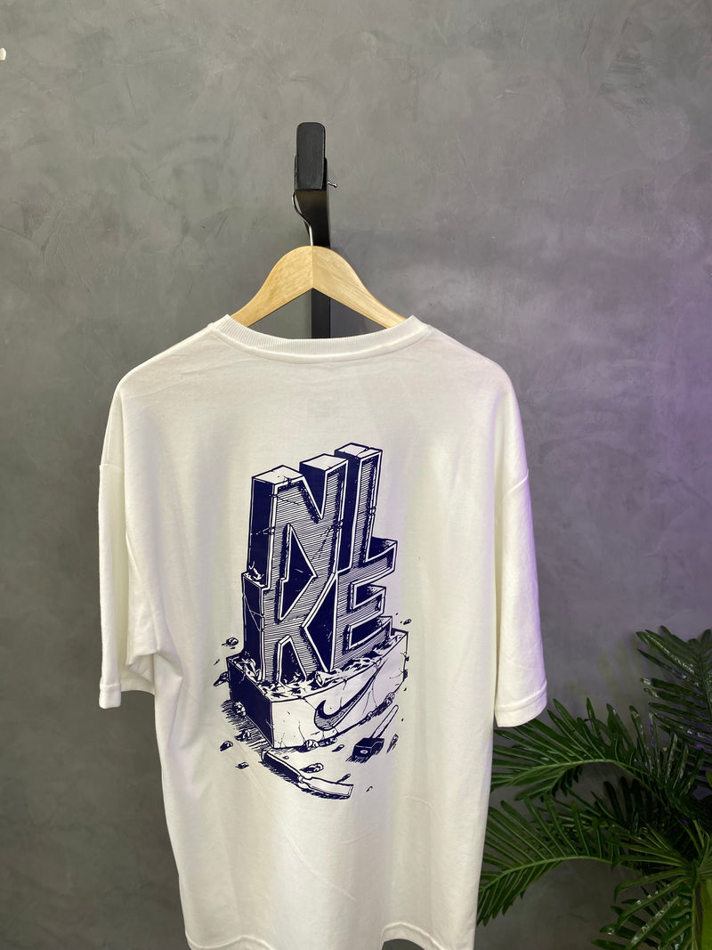 Camiseta Oversized Nike - Branca - Chinesa