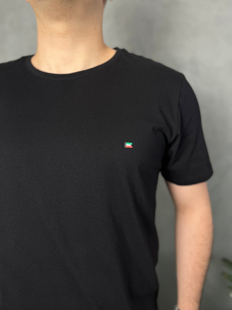 Camiseta Enzo Milano - Preta