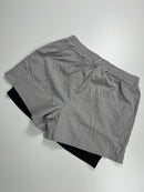 Performance 2/1 Shorts On - Cinza